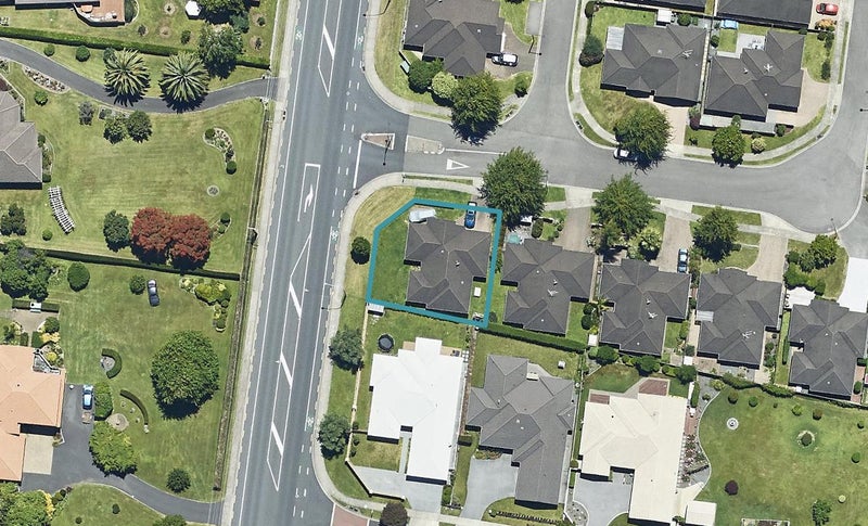 2 Montrose Place, Pyes Pa, Tauranga - Carousel 1