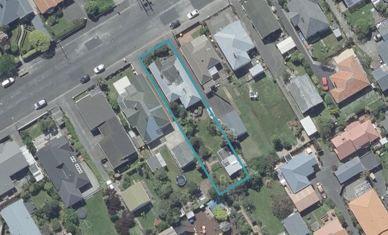 10 Coughtrey Street, Saint Clair, Dunedin - Carousel 1