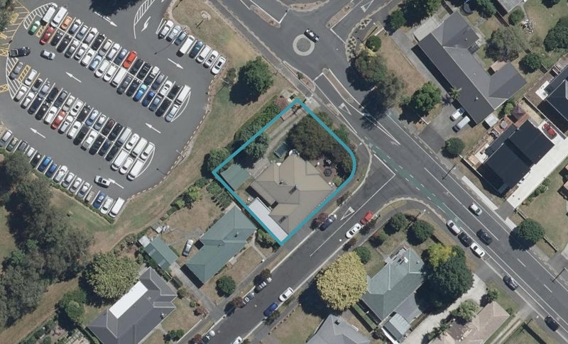 31 Garnett Avenue, Forest Lake, Hamilton - Carousel 1