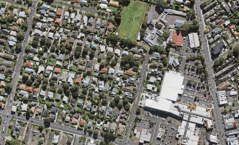 4/2 Oak Street, Royal Oak, Auckland - Carousel 1