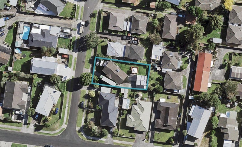 3 Suwyn Place, Weymouth, Auckland - Carousel 1