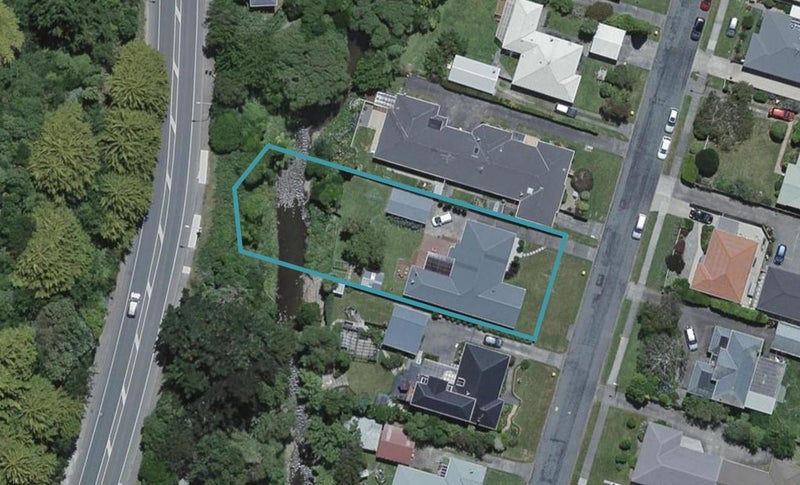 13 Nathan Street, Tawa, Wellington - Carousel 1