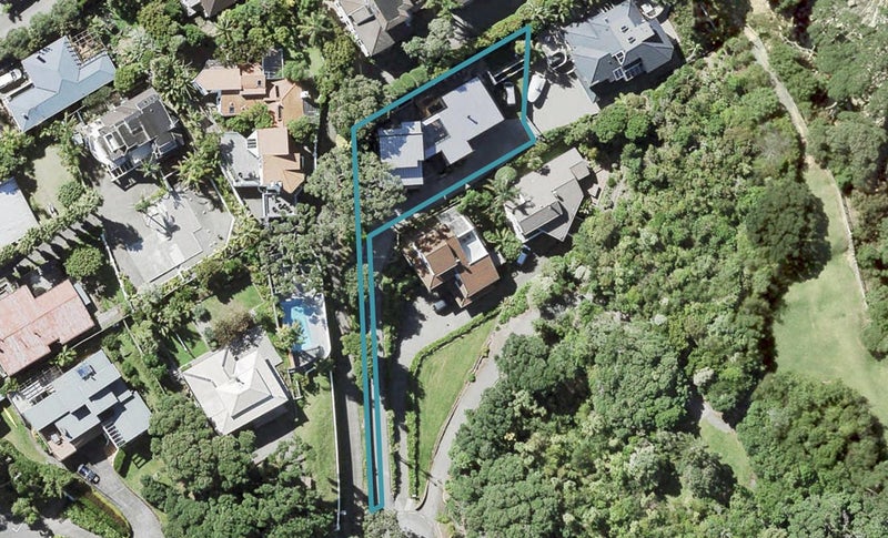 16 The Esplanade, Castor Bay, Auckland - Carousel 1