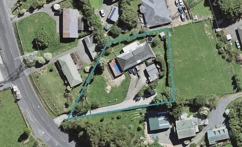 2327 Hunua Road, Papakura - Carousel 1