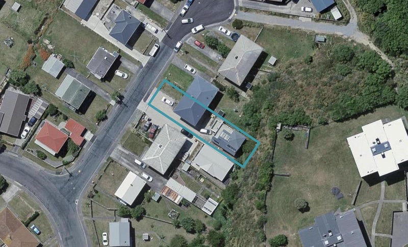 6 Rahui Street, Strathmore Park, Wellington - Carousel 1