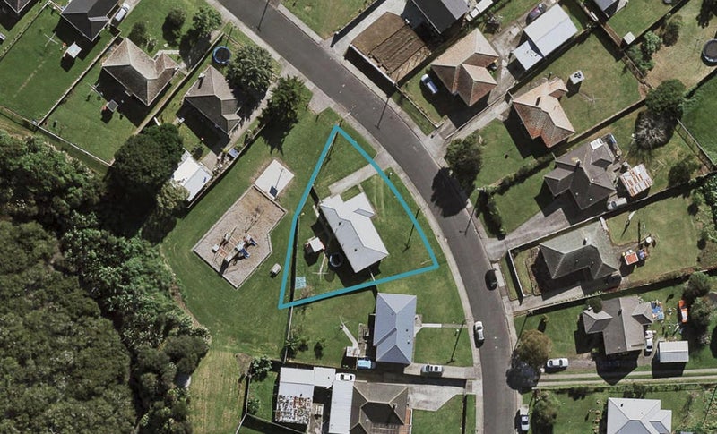 54 Firth Crescent, Otara, Auckland - Carousel 1