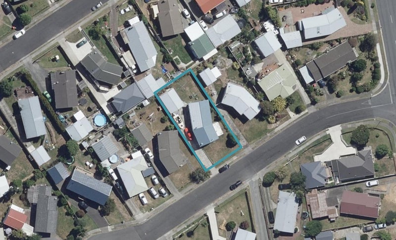 8 Pamela Place, Deanwell, Hamilton - Carousel 1