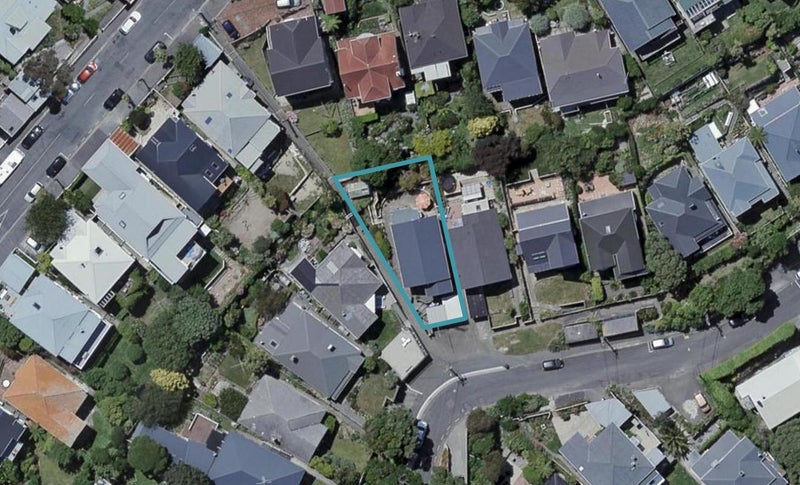 16 Rewa Road, Hataitai, Wellington - Carousel 1