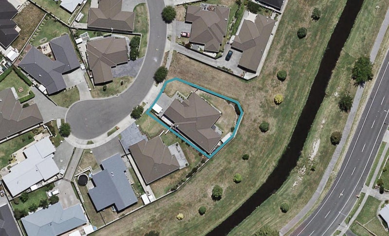 15 Milford Place, Poraiti, Napier - Carousel 1