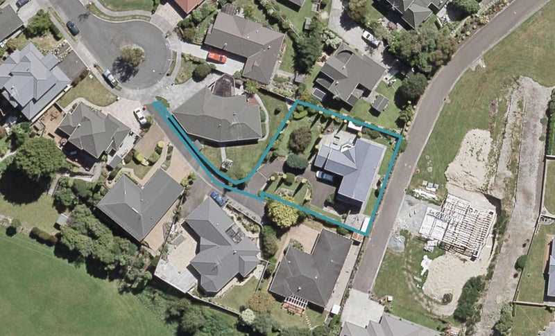 43 Clearwater Terrace, Brown Owl, Upper Hutt - Carousel 1