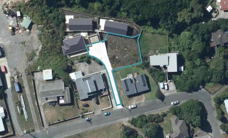 8 Puaha Street, Takapuwahia, Porirua - Carousel 1