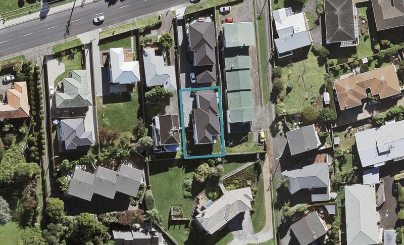 79A Pupuke Road, Northcote, Auckland - Carousel 1