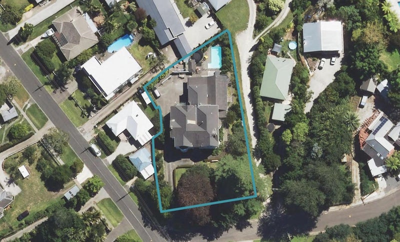 15 Russell Street, Whataupoko, Gisborne - Carousel 1