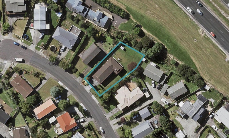 89 Totaravale Drive, Totara Vale, Auckland - Carousel 1