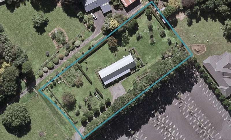 16 Portland Drive, Mangorei, New Plymouth - Carousel 1