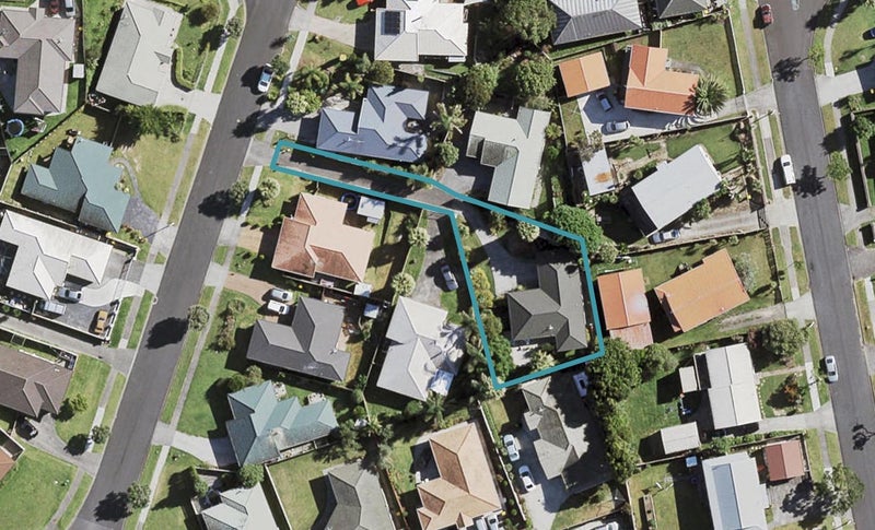 30 Bellville Drive, Clendon Park, Auckland - Carousel 1