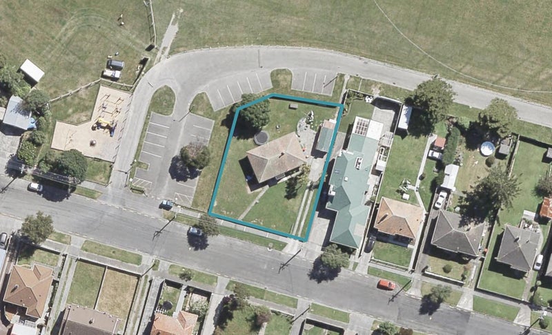 172 Whites Line, WAIWHETU, LOWER HUTT - Carousel 1