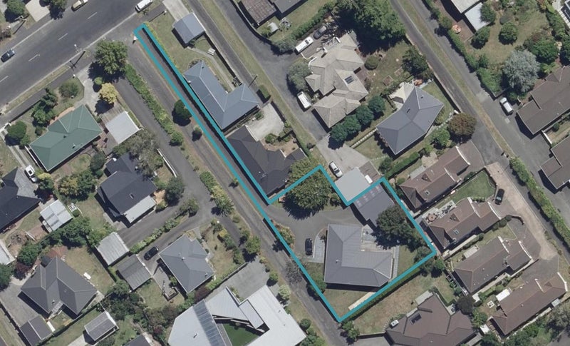 76 Braid Road, St Andrews, Hamilton - Carousel 1