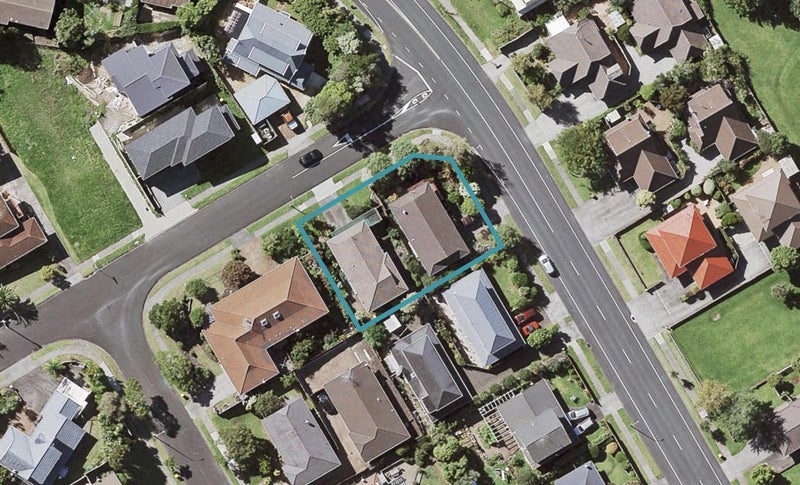 33A Sunderlands Road, Half Moon Bay, Auckland - Carousel 1