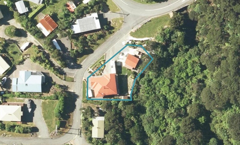 20 Field Terrace, French Pass - Carousel 1