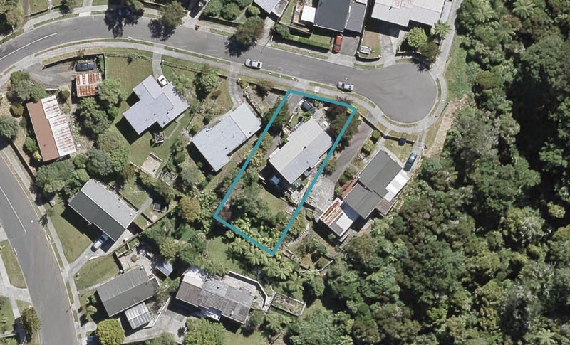 8 Snowberry Grove, Timberlea, Upper Hutt - Carousel 1