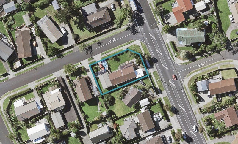 127 Aviemore Drive, Highland Park, Auckland - Carousel 1