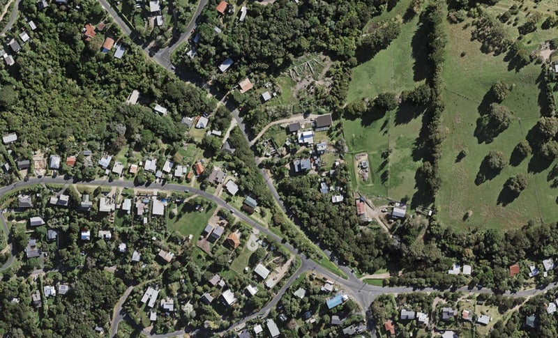 115 Queens Drive, Oneroa, Waiheke Island - Carousel 1