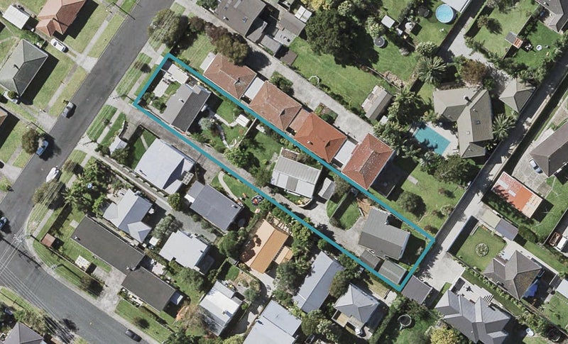 2/88 Eversleigh Road, Belmont, Auckland - Carousel 1