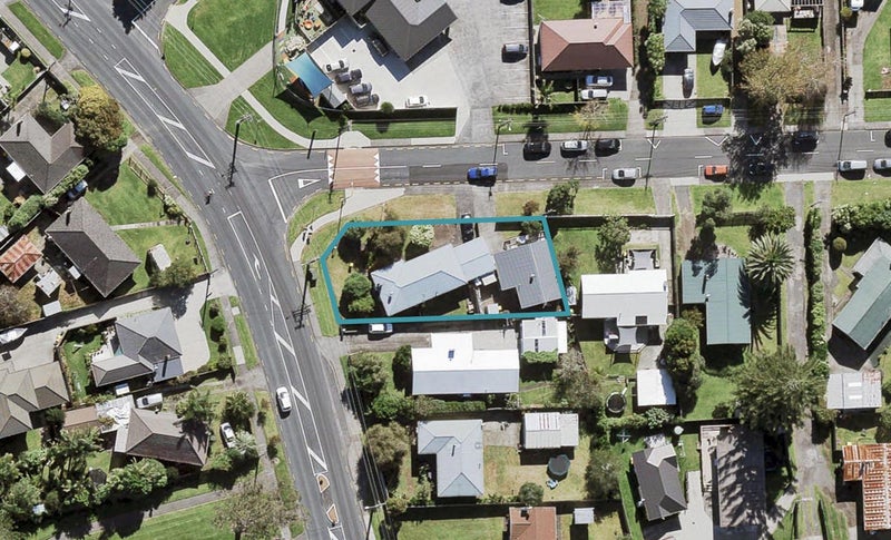 709 Te Atatu Road, Te Atatu Peninsula, Auckland - Carousel 1