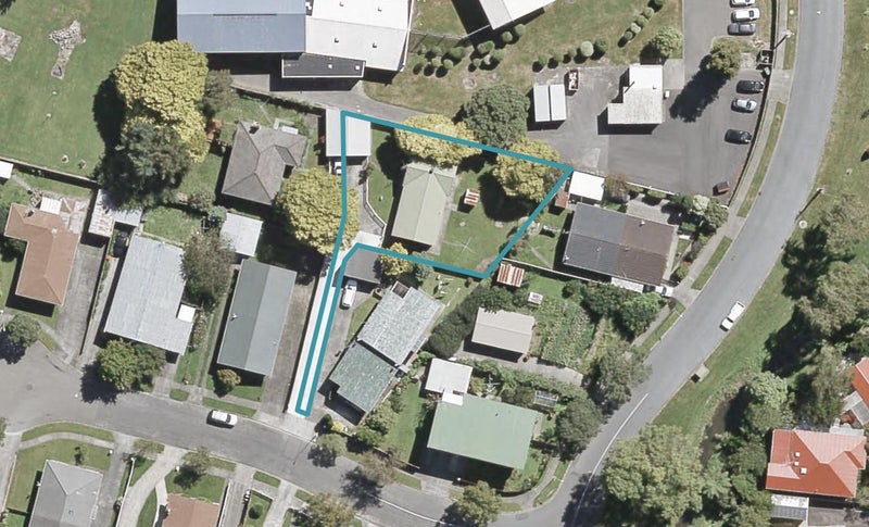 20 Heather Grove, Fairfield, Lower Hutt - Carousel 1