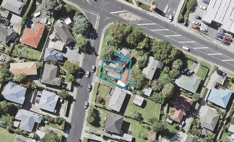 2C Wood Avenue, Howick, Auckland - Carousel 1
