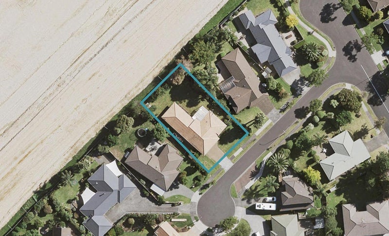 5 Gaylord Place, Conifer Grove, Takanini - Carousel 1