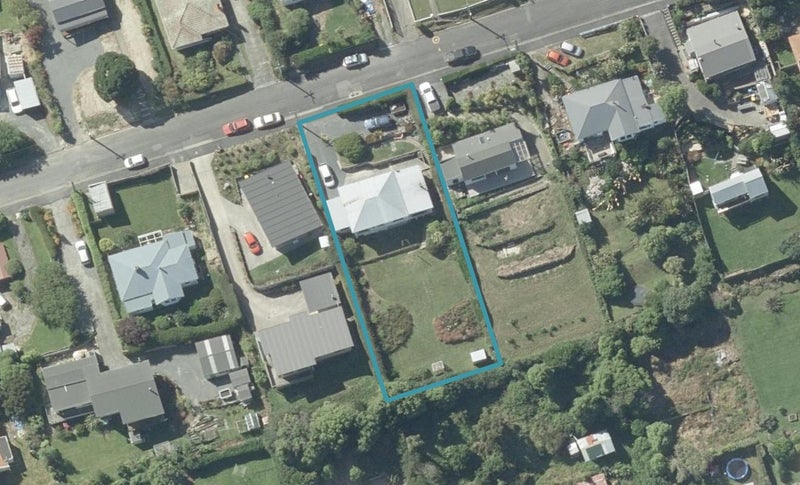 38 Kauri Street, Ravensbourne, Dunedin - Carousel 1