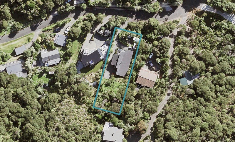 24 Rayner Road, Piha, New Lynn - Carousel 1