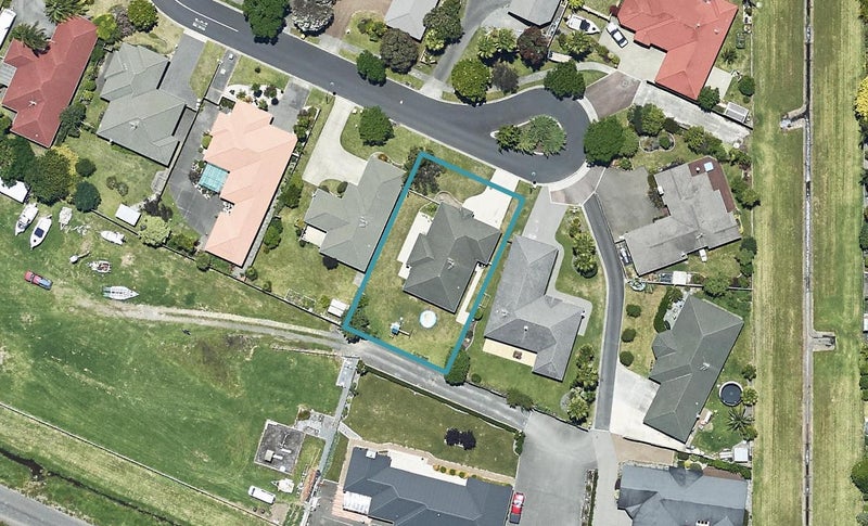 14 Mornington Dell, Papamoa Beach, Papamoa - Carousel 1