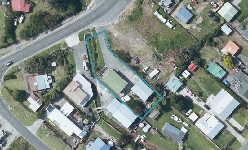 137 Newcastle Street, Māhia - Carousel 1