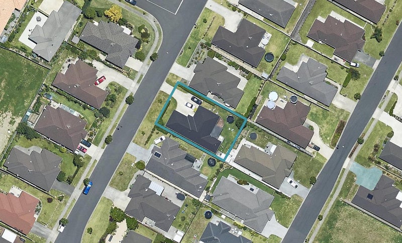 12 Galloway Crescent, Pyes Pa, Tauranga - Carousel 1