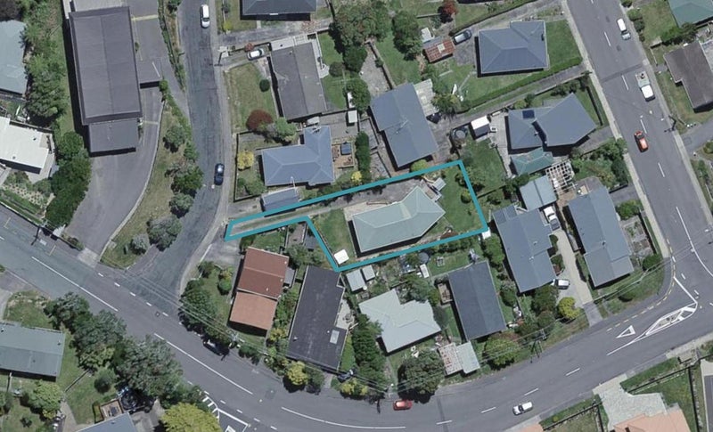 2 Jane Grove, Paparangi, Wellington - Carousel 1