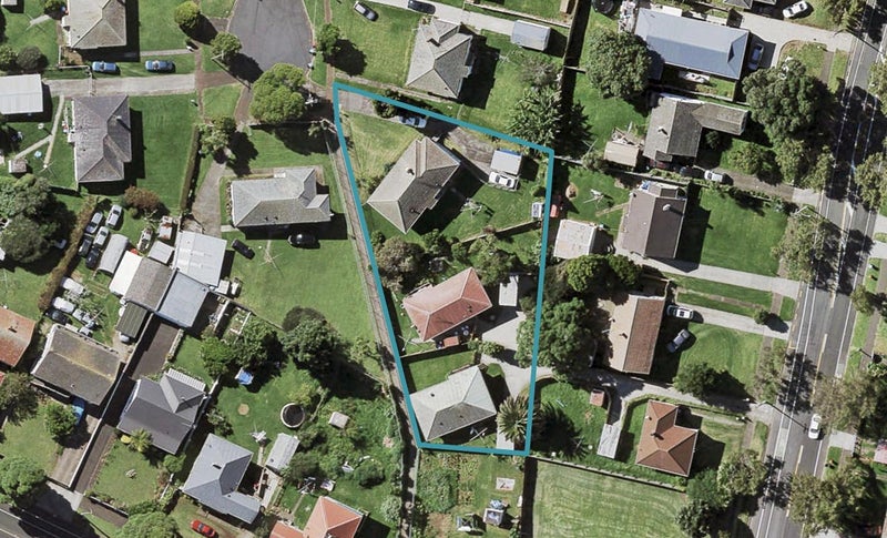 18 Bagnall Avenue, Point England, Auckland - Carousel 1