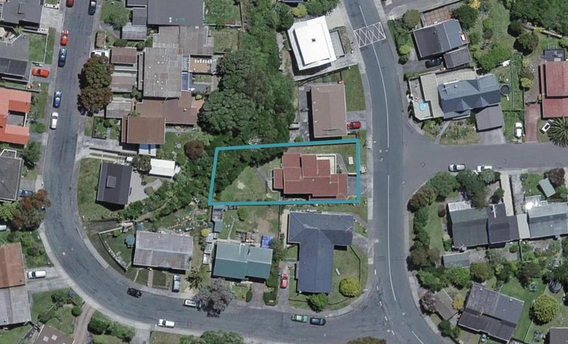 24 Chorley Grove, Churton Park, Wellington - Carousel 1