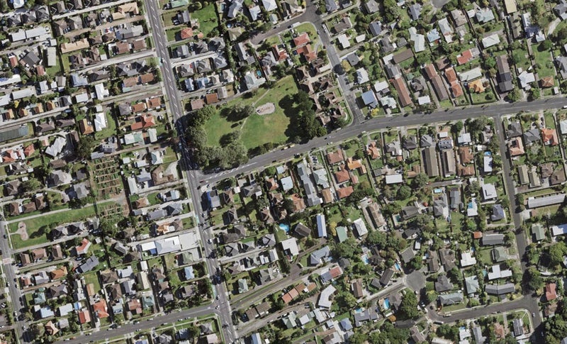 1/5 Grande Vue Road, Hillpark, Auckland - Carousel 1