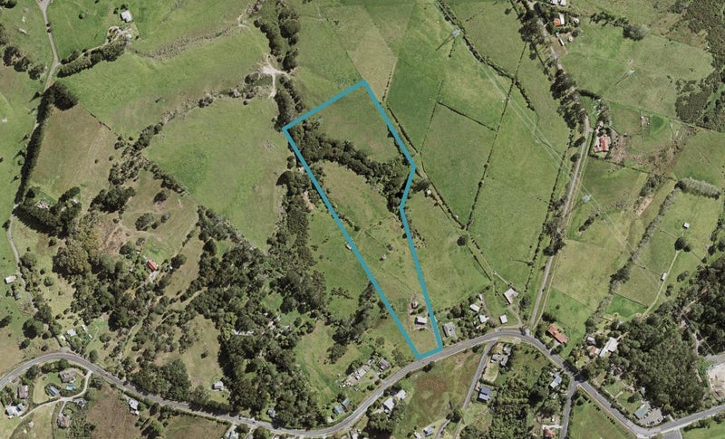 39 Red Hills Road, Massey, Auckland - Carousel 1