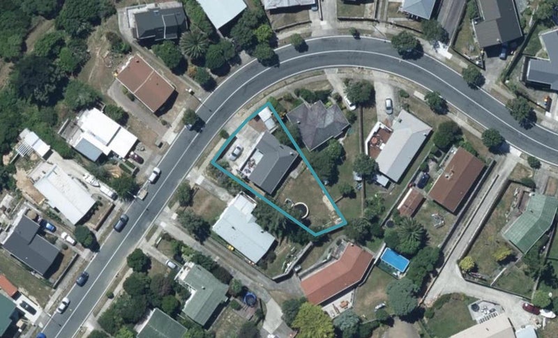 115 Conclusion Street, Ascot Park, Porirua - Carousel 1