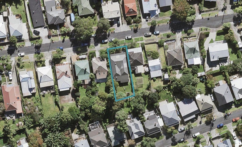 16 Fourth Avenue, Kingsland, Auckland - Carousel 1