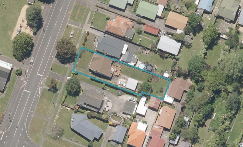 32 Tinirau Street, Whanganui East, Whanganui - Carousel 1