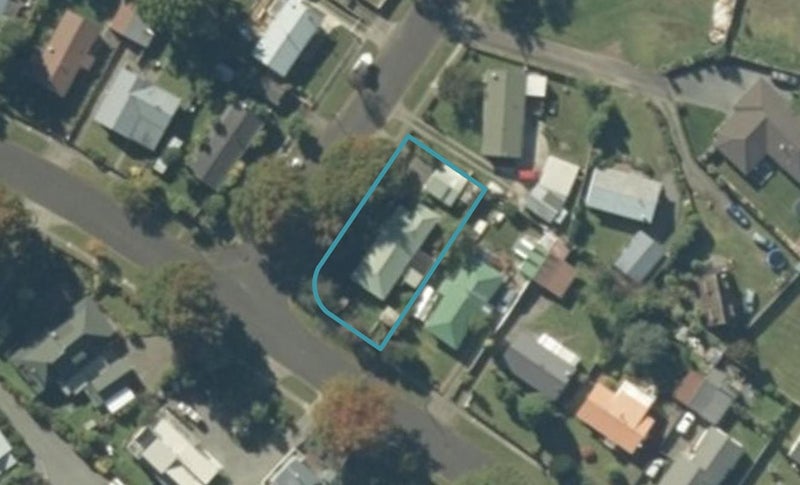 1/2 Poihaere Street, Tūrangi - Carousel 1
