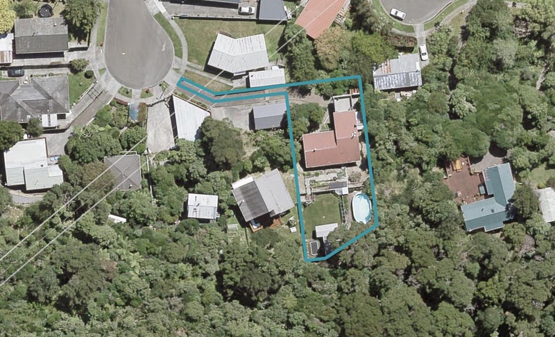 11 Garnet Grove, Birchville, Upper Hutt - Carousel 1