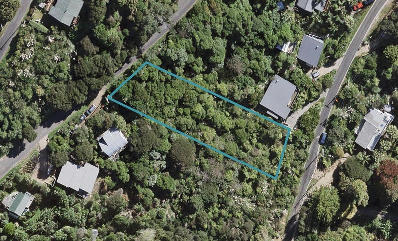 16 Lannan Road, Surfdale, Waiheke Island - Carousel 1