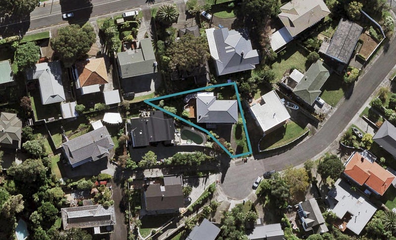 14 Rendcomb Place, Hillsborough, Auckland - Carousel 1