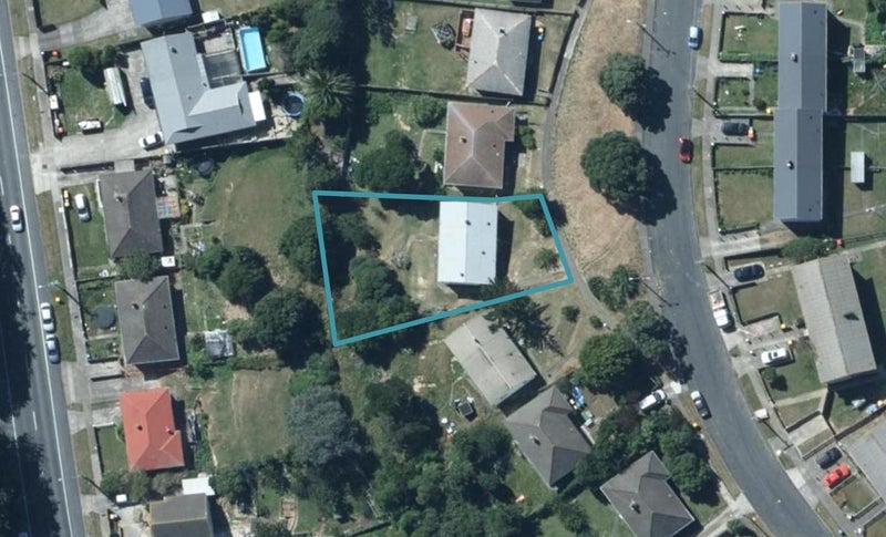 42 Hereford Street, Cannons Creek, Porirua - Carousel 1